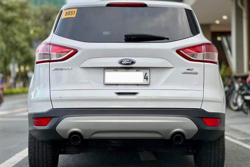 Second hand 2015 Ford Escape 1.6L SE AT 