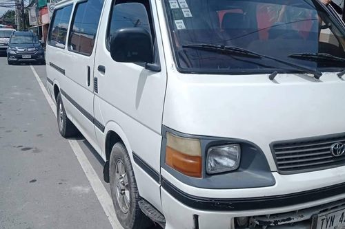 Second hand 2000 Toyota Hiace 2.4L GL MT 