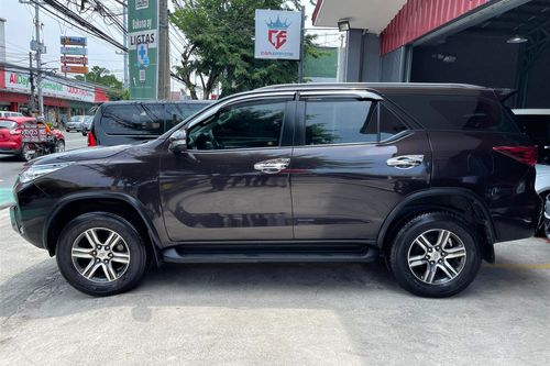 2nd Hand 2016 Toyota Fortuner Gas AT 4x2 2.7 G