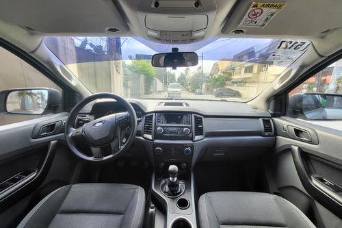 Second hand 2016 Ford Everest Ambiente 2.2L4x2 MT 