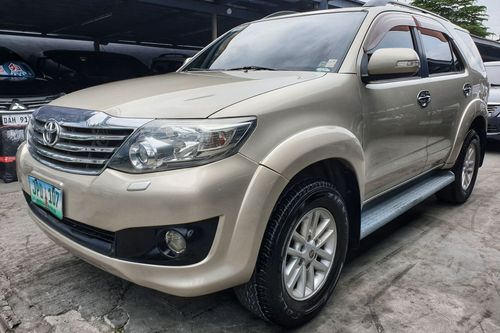 Second hand 2012 Toyota Fortuner Gas AT 4x2 2.7 G 