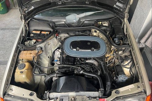 Used 1990 Mercedes-Benz 230E 2.3L AT