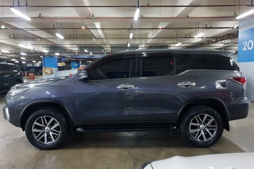 Second hand 2018 Toyota Fortuner 2.4 V AT 