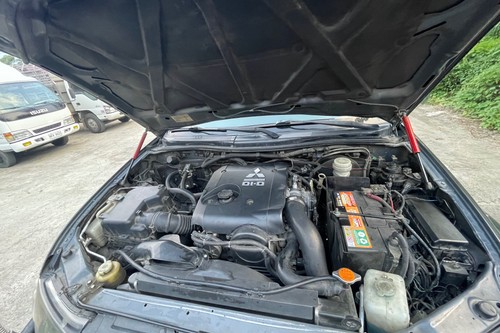 Second hand 2013 Mitsubishi Strada GLX V 2WD 2.5 AT 