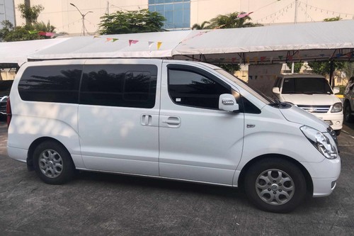 Second hand 2014 Hyundai Grand Starex 2.5 CVX 