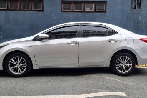 Second Hand 2014 Toyota Corolla Altis