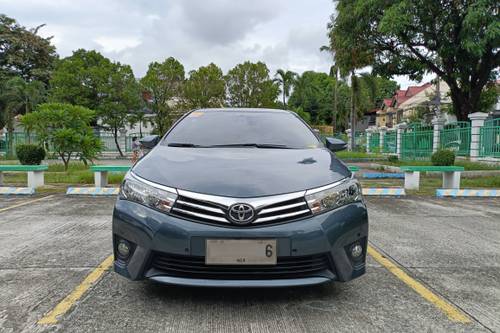 Second hand 2015 Toyota Corolla Altis 1.6 V AT 