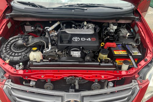 Old 2015 Toyota Innova 2.8 J Diesel MT