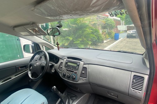Second hand 2015 Toyota Innova 2.8 J Diesel MT 