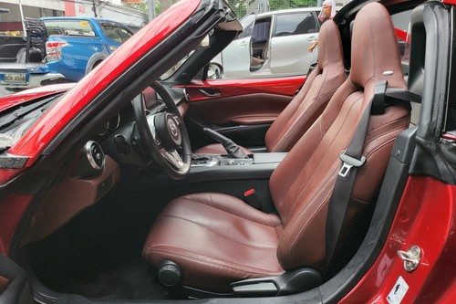 Old 2018 Mazda MX-5 RF SkyActiv 2.0 L AT
