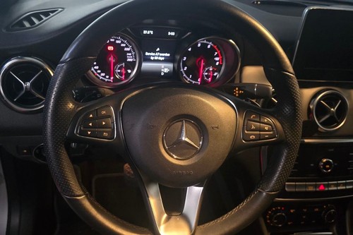 Second hand 2020 Mercedes-Benz GLA-Class 180 AT 