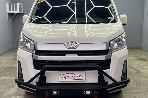 Second hand 2020 Toyota Hiace Commuter Deluxe 