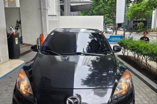 Second hand 2012 Mazda 3 Hatchback 1.6 V AT 