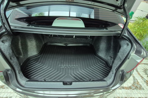 Second hand 2017 Honda City 1.5 VX Navi CVT 