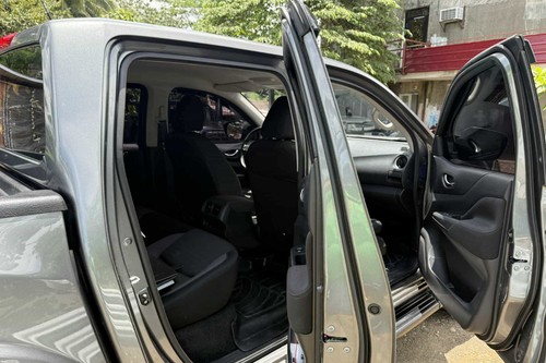 Second hand 2024 Nissan Navara 2.5L 4x4 EL 6MT 