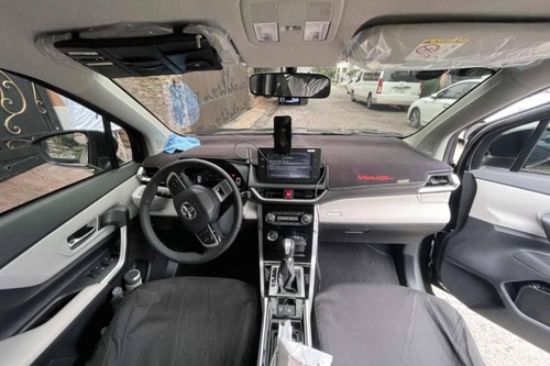 Old 2025 Toyota Veloz 1.5L E