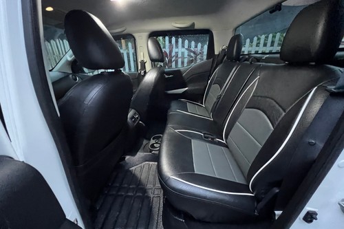 Second hand 2020 Nissan Navara 2.5L 4x2 EL 7AT Calibre 