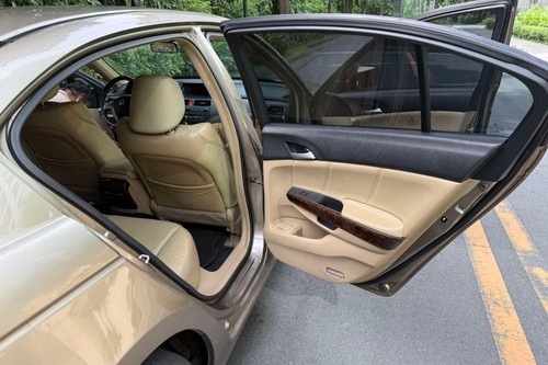 Second hand 2009 Honda Accord 3.5 SV AT V6 