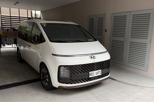Used 2023 Hyundai Staria