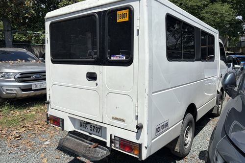 Old 2023 Isuzu Traviz L