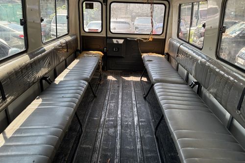 Used 2023 Isuzu Traviz L