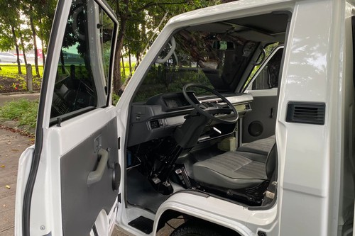 Used 2016 Mitsubishi L300 2.5L FB Exceed MT