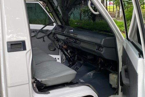 Second hand 2016 Mitsubishi L300 2.5L FB Exceed MT 