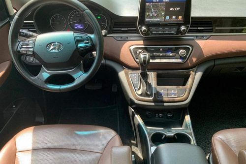 Old 2019 Hyundai Grand Starex 2.5 CRDi GLS 5AT (Dsl) 10 Seater