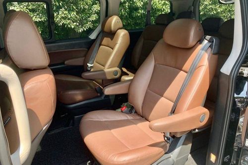 Second hand 2019 Hyundai Grand Starex 2.5 CRDi GLS 5AT (Dsl) 10 Seater 