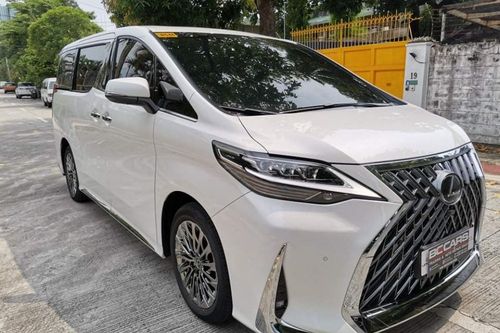Second hand 2020 Lexus LM 350 (7-Seater) 
