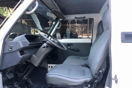 Used 2015 Mitsubishi L300 2.5L Aluminum Van