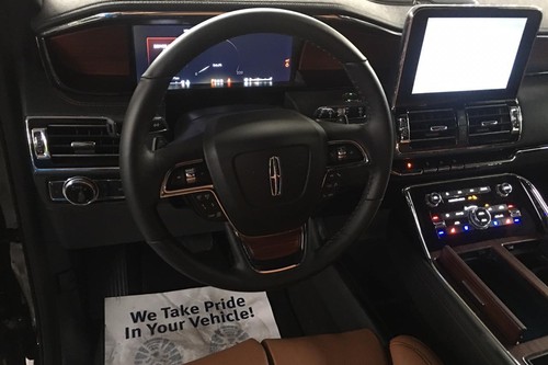Old 2020 Lincoln Navigator Reserve