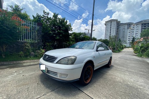 Second hand 2014 Nissan Sentra 1.6L GSX MT 