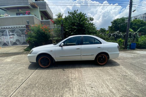 Old 2014 Nissan Sentra 1.6L GSX MT