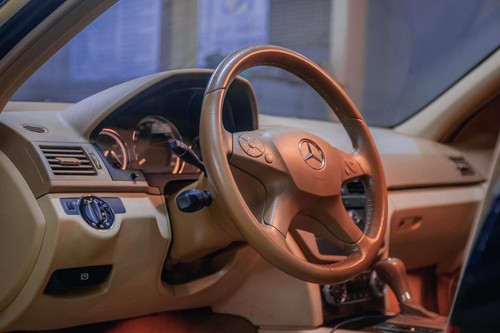 Old 2008 Mercedes-Benz C-Class C200 (Elegance)