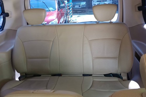 Used 2011 Hyundai Grand Starex 2.5 CRDi GLS 5AT (Dsl-Swivel) 10 Seater