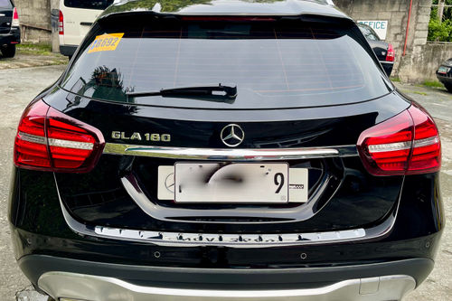 Old 2019 Mercedes-Benz GLA-Class 180 AT