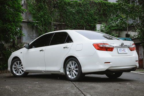 Second hand 2014 Toyota Camry 2.5 V AT 
