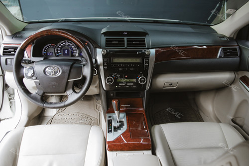 Used 2014 Toyota Camry 2.5 V AT