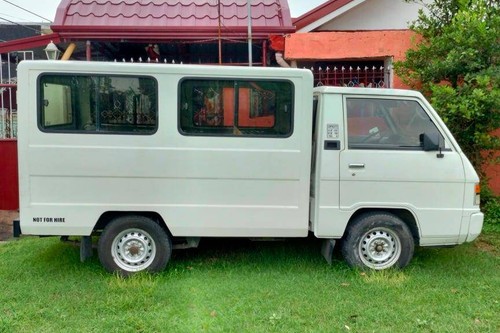 Old 2015 Mitsubishi L300 2.5L FB Deluxe MT