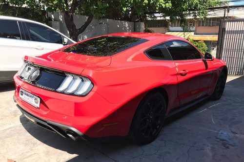 Second hand 2011 Ford Mustang 5.0L V8 GT Premium 