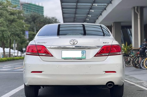 Old 2010 Toyota Camry 2.4 V AT