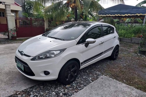 Second hand 2013 Ford Fiesta Hatchback 1.4L Trend MT 