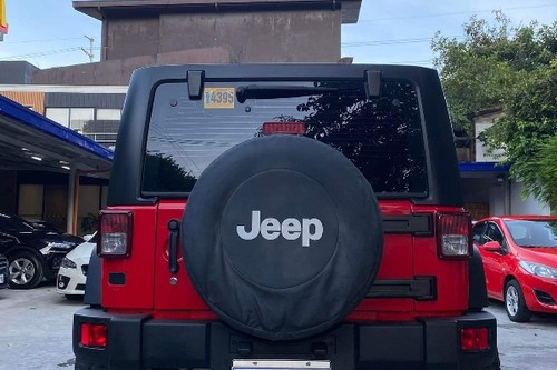 Old 2017 Jeep Wrangler 3.6L Rubicon