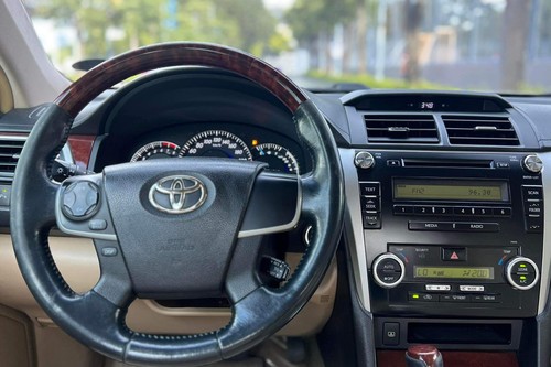 Used 2013 Toyota Camry 2.5 V AT