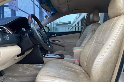 Used 2013 Toyota Camry 2.5 V AT