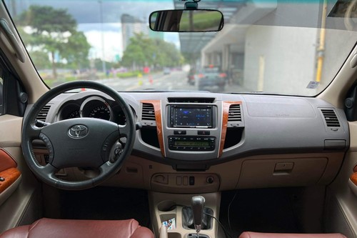 Second hand 2010 Toyota Fortuner 3.0 V AT 