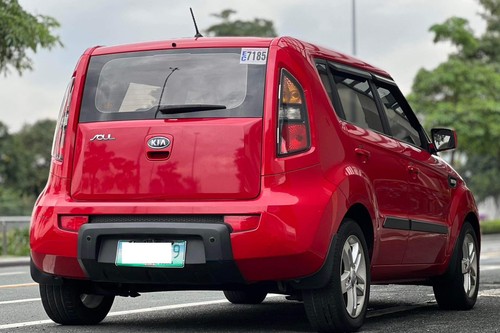 Second hand 2011 Kia Soul LX 1.6 L AT 