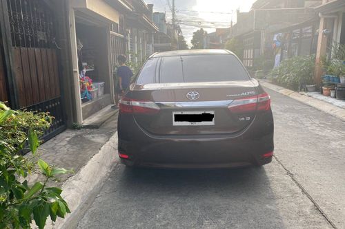 Second hand 2015 Toyota Corolla Altis 1.6 V AT 
