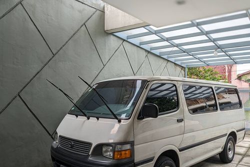 Second Hand 2003 Toyota Hiace